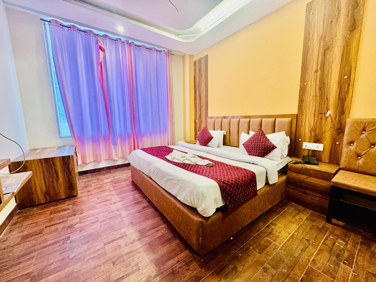 Royal Majestic View Point Hotel 3*